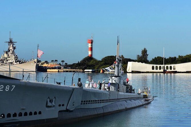 Pearl Harbor USS Arizona Memorial & Battleship Missouri - Punchbowl Crater and the drive through Honolulu