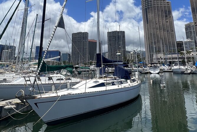Private 5Hrs Island Tour with 2Hrs Sail and Snorkel with Turtles - Tantalus Lookout closes the day with a city view