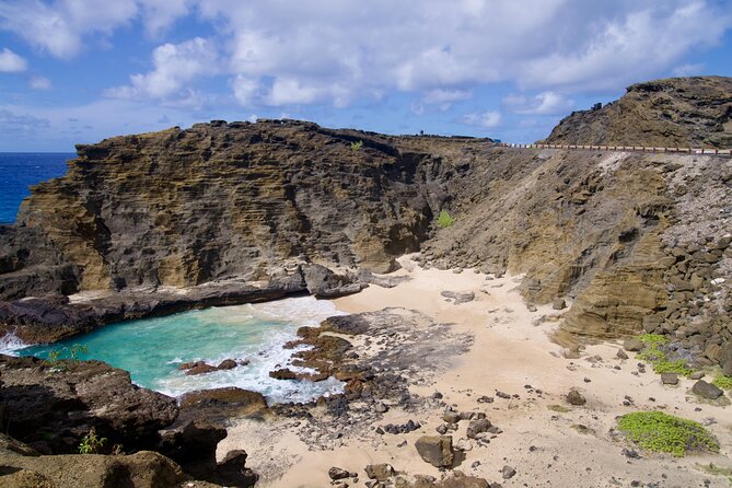 Private Circle Island Tour-Oahu-Customizable - Across Waimānalo, H-3, and the island interior