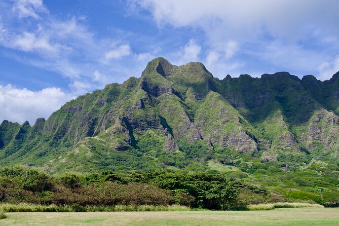 Private Tour Oahu including Waimea Waterfall-Customizable - Windward Coast views and Chinaman’s Hat