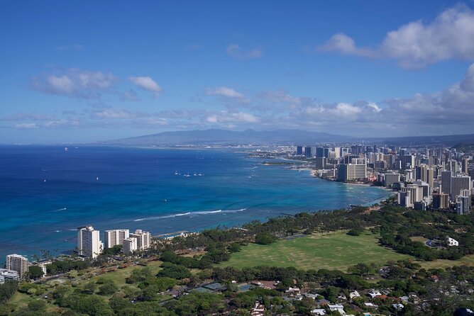 Private Tour Oahu - up to 6 passengers - Customizable - Nuʻuanu Pali and the return toward Honolulu