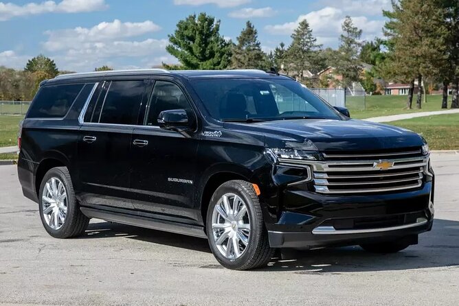 Private Transfer: Honolulu Airport HNL to Honolulu in Luxury SUV - The direct 20-minute ride into Honolulu