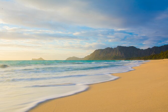 Real Hawaii Circle Island Tour - The Nu’uanu Pali Lookout adds history and height
