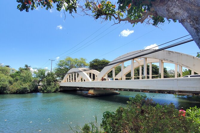 Round Trip North Shore Shuttle from Waikiki to Haleiwa Town / Haleiwa Harbor - Picking the early or late departure