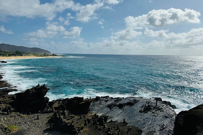 Scenic half day Circle Island tour - Diamond Head gives you the classic opening view