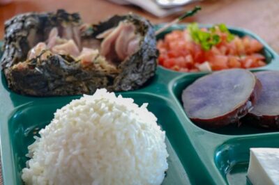 Shared Food & Waterfall Tour in Honolulu