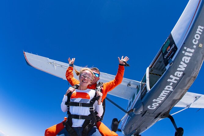 Tandem Skydiving with GoJump in Hawaii - The 14,000-foot jump over Oahu’s North Shore