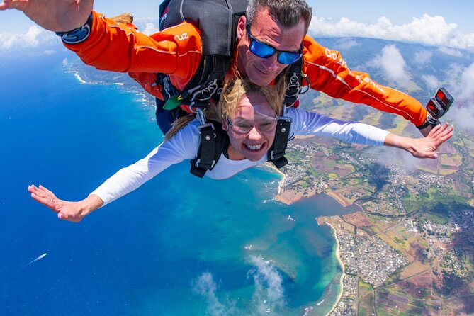 Tandem Skydiving with GoJump in Hawaii - Photos and video: worthwhile, but budget for them