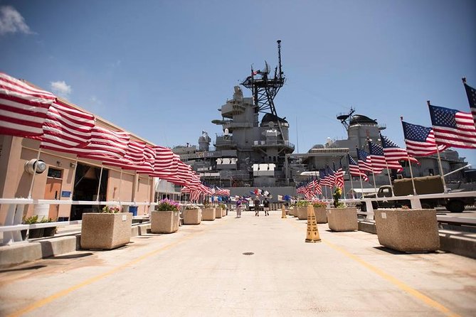 The Best of Pearl Harbor Full Day Tour - Historic Honolulu and ʻIolani Palace