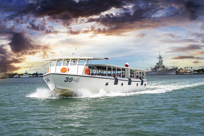 Tribute to Pearl Harbor Arizona Memorial and Honolulu City Tour - From Waikiki to Pearl Harbor in a small van
