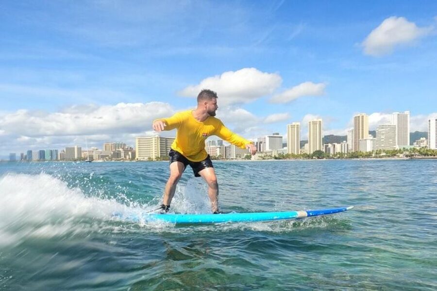 Waikiki Beach: Surf Lessons - Languages and teaching style