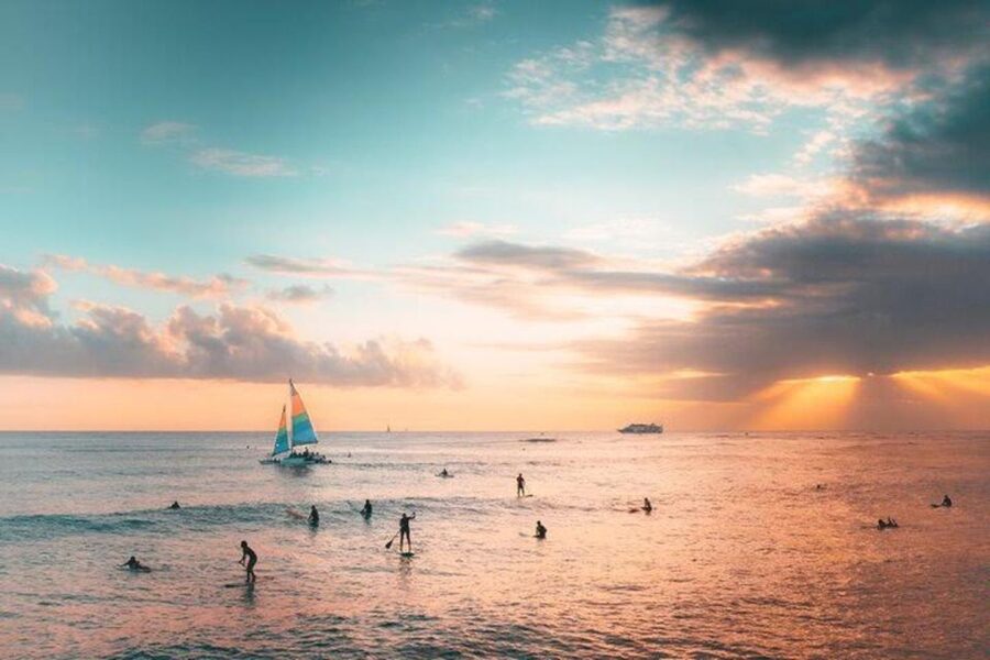 Waikiki Beach: Turtle Snorkeling and Sailing on Hāwea - Who should book this Waikiki outing