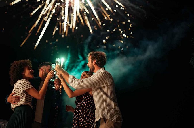 Waikiki Friday Fireworks Cruise Including Transportation - Finding your place for the Friday fireworks