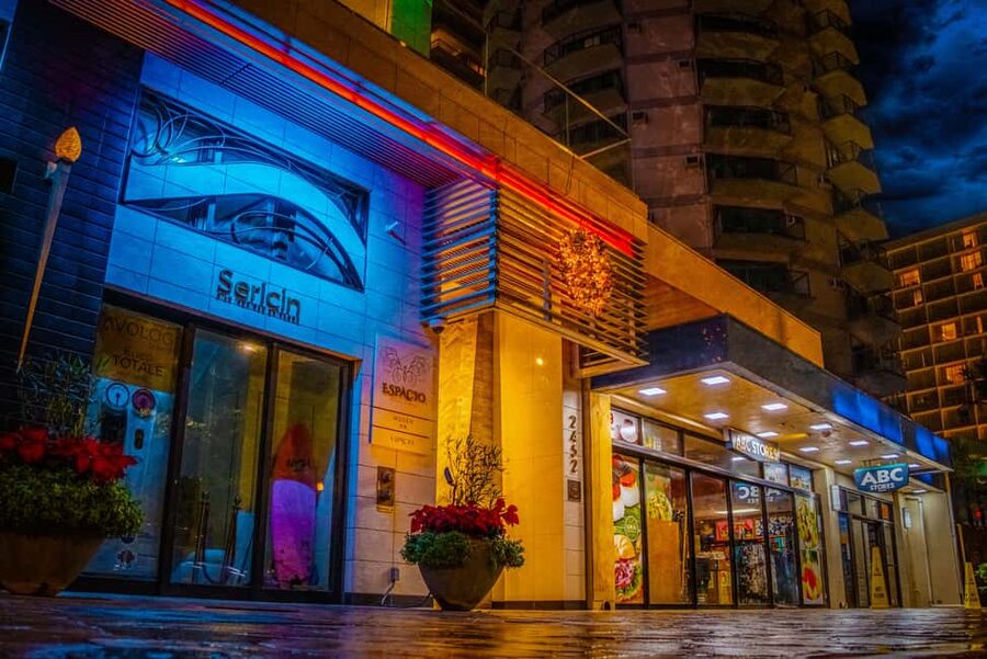 Waikiki Ghosts Boos and Booze Haunted Pub Crawl - Starting at Aloha Beer