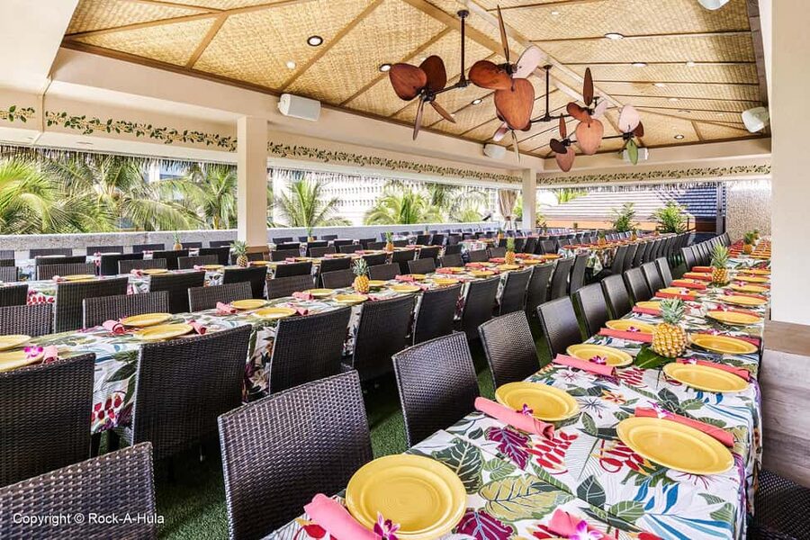 Waikiki: Luau and Buffet w/ optional Rock-A-Hula Show - What is on the Hawaiian buffet