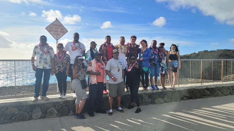Waikiki: Oahu In a Day Circle Island Tour - Byodo-In Temple offers the quietest half-hour