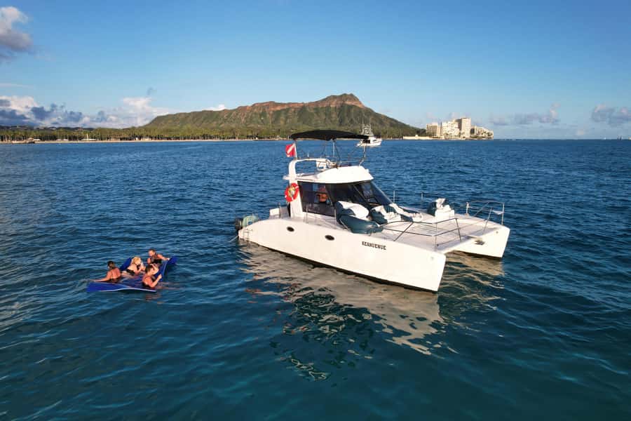 Waikiki: Sea Turtle Snorkeling, Small Group Boat Tour - Why the Six-Person Limit Matters