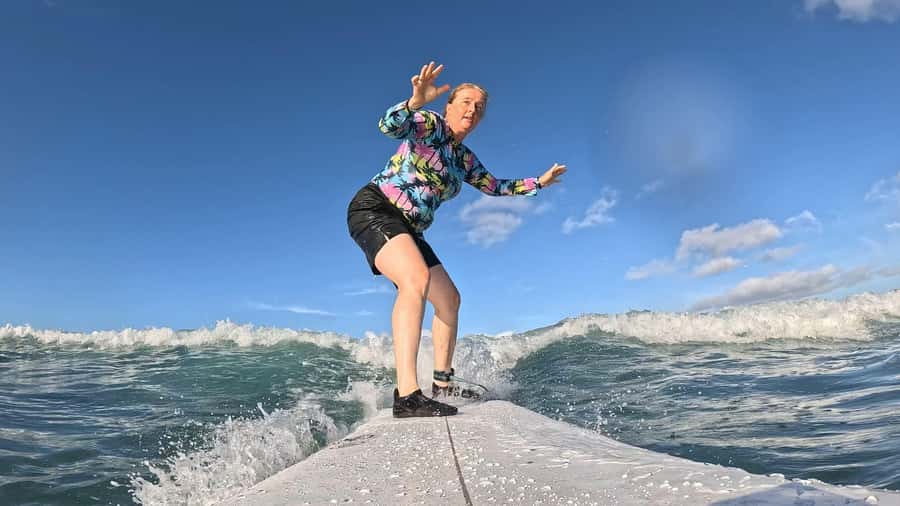 Waikiki: Surf Lessons Easy 60 min classes no crowds! - A family-friendly hour, with sensible limits
