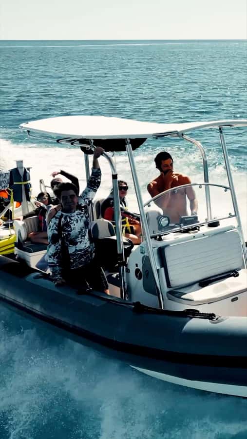 Waikiki: Turtle Canyon Snorkel Tour with Small Group - A small boat ride from Kewalo Basin Harbor