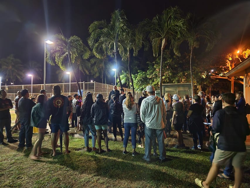 Waikiki: Waikiki Night Marchers Ghostly Walking Tour - A family-friendly evening, with a spiritual tone