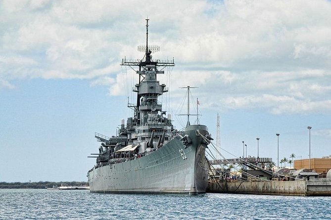 WWII Pearl Harbor Heroes Deluxe Tour - The visitor center and final shoreline view